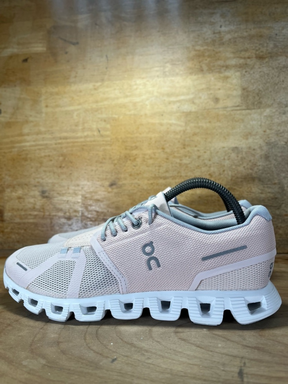 On Cloud 5 REFLECTIVE Womens Size 9.5 Running Shoes Sneakers Light Pink - Picture 4 of 12